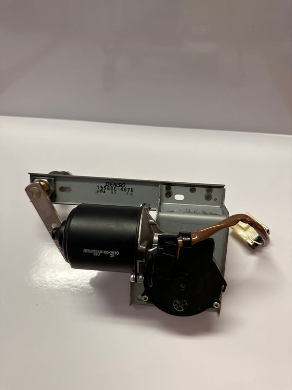 KOMATSU 421-56-21520 Wiper Motor, 24V