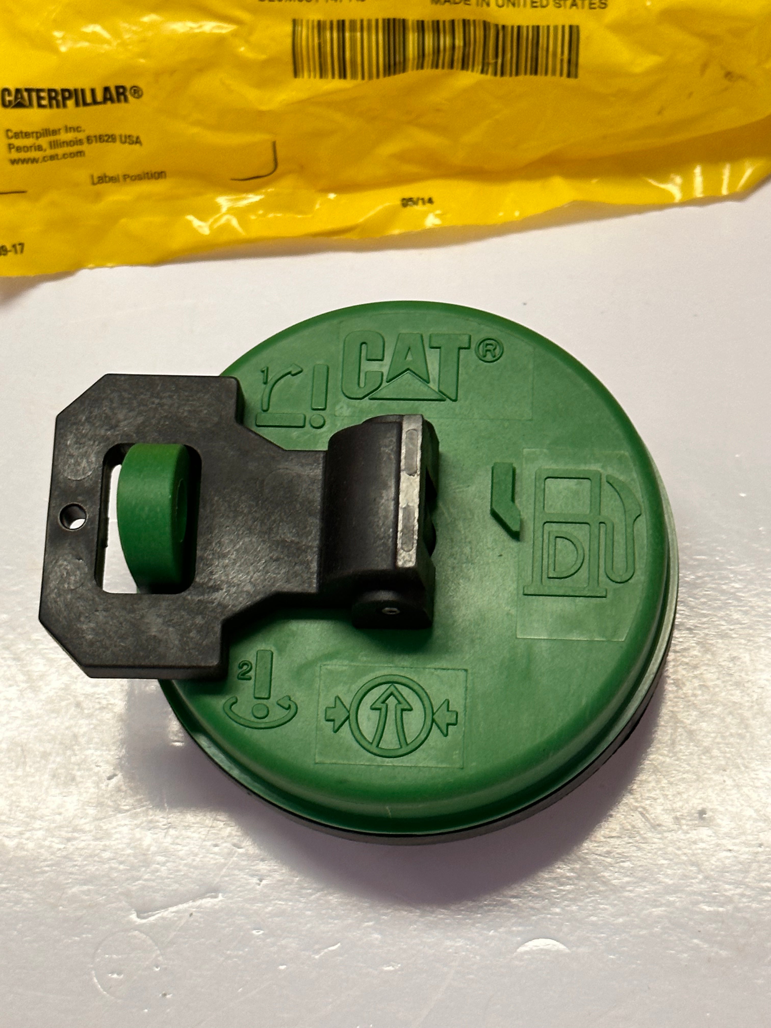 CAT 10 Micron Vented Fuel Cap 3043885 Mining & Industrial Surplus