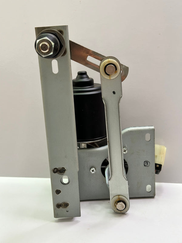 KOMATSU 421-56-21520 Wiper Motor, 24V