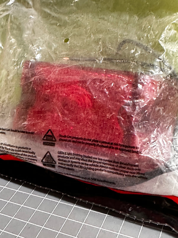 NARVA 91318 12V Sealed Rear End Outline Marker Lamp Kit (Red)
