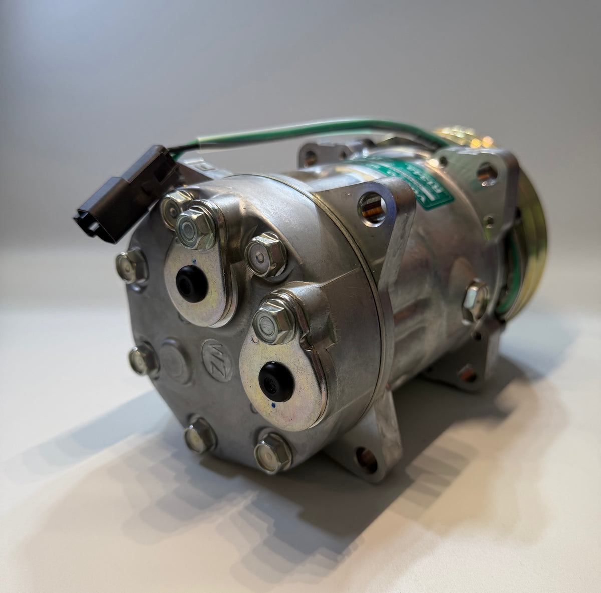 Volvo 15082742 Genuine A/C Compressor – Sanden 8243 SD7H15, 24V