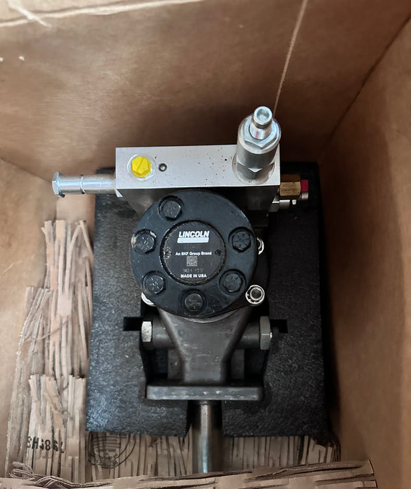 CAT 510-1689 / Lincoln 85734 (277400) Flow master II Rotary Driven 24V Pump, Series A