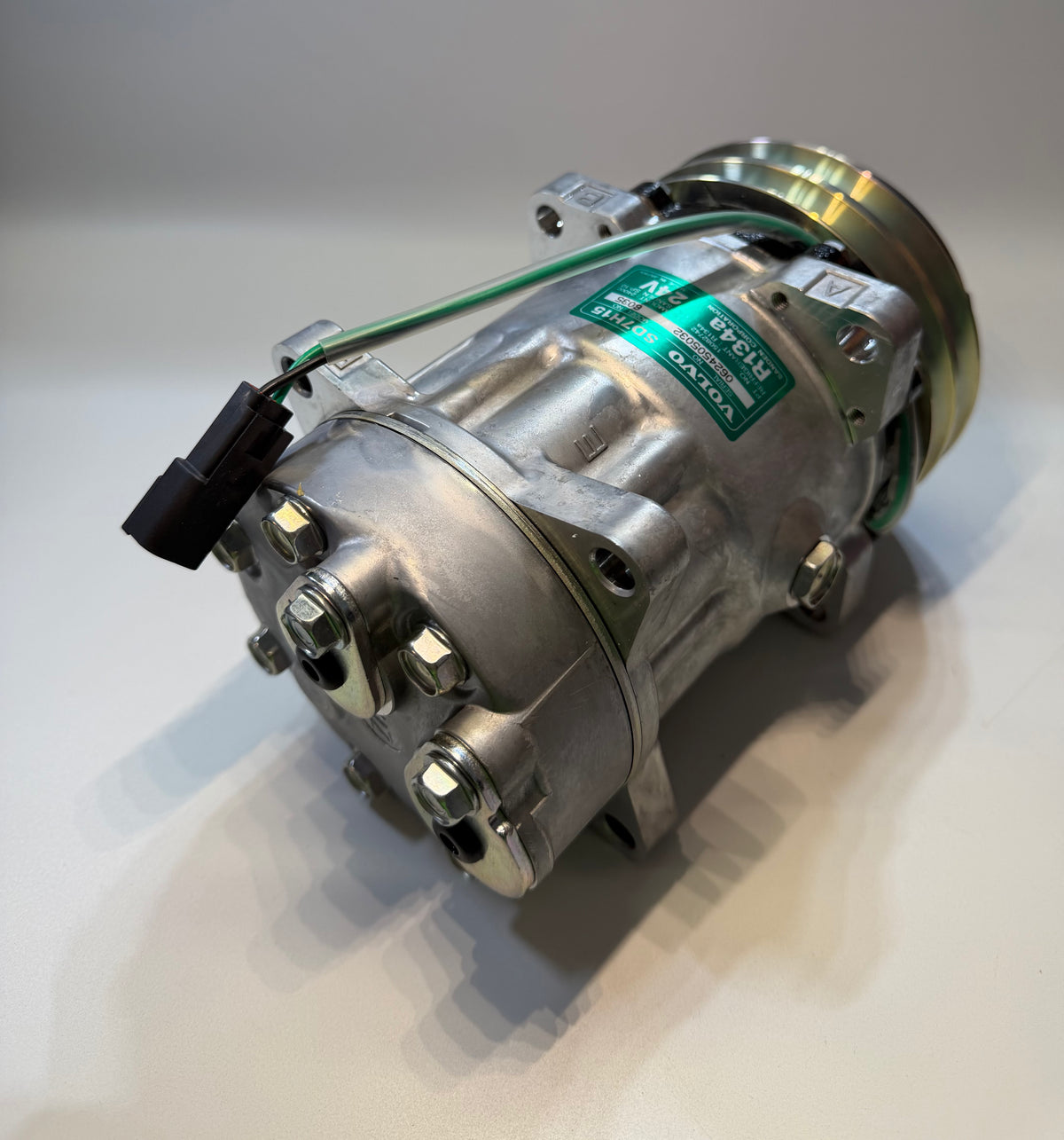 Volvo 15082742 Genuine A/C Compressor – Sanden 8243 SD7H15, 24V