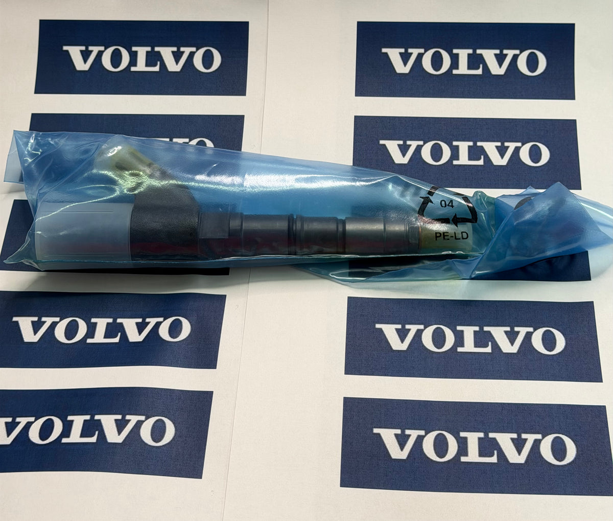 Volvo 9020798114 Genuine Fuel Injector — 20798114
