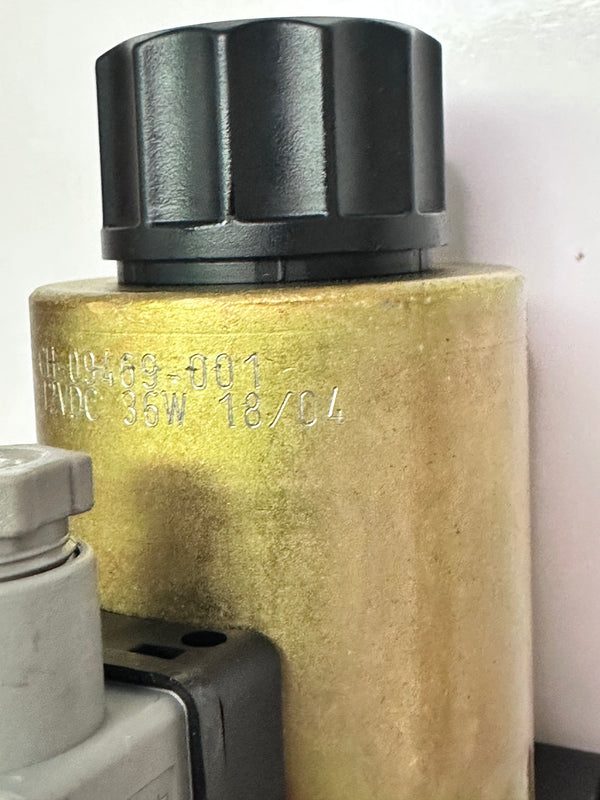 Parker D3W1CNKP DCV CETOP 5 150LPM/345BAR Solenoid Operated directional Control Valve series D3W