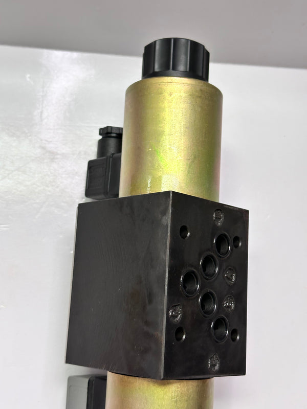 Parker D3W1CNKP DCV CETOP 5 150LPM/345BAR Solenoid Operated directional Control Valve series D3W
