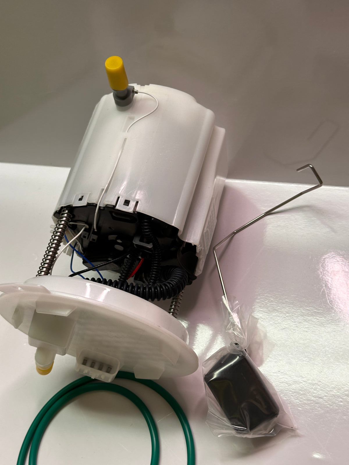 Goss GE422 Fuel Pump Module to suit Holden