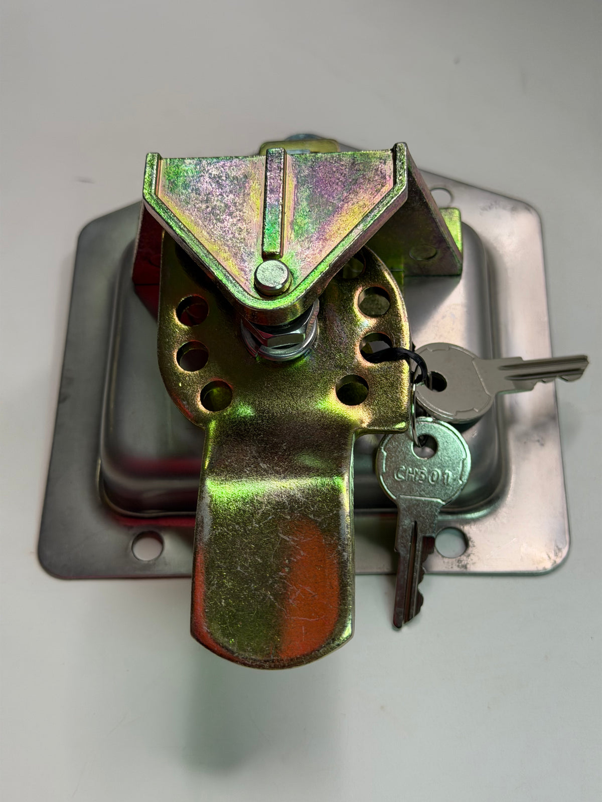UES DT120A Locking Drop T Handle — Bent Tongue, Two CH501 Keys