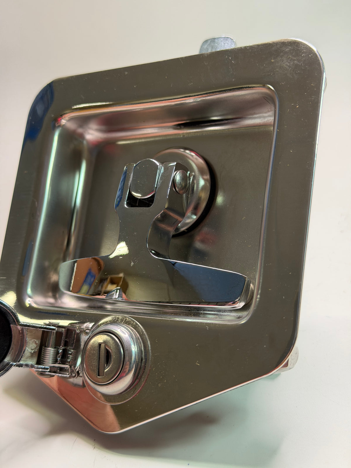 UES DT120A-RF Drop T Lock, Bent Tongue, Rear Fixing – 2 Keys