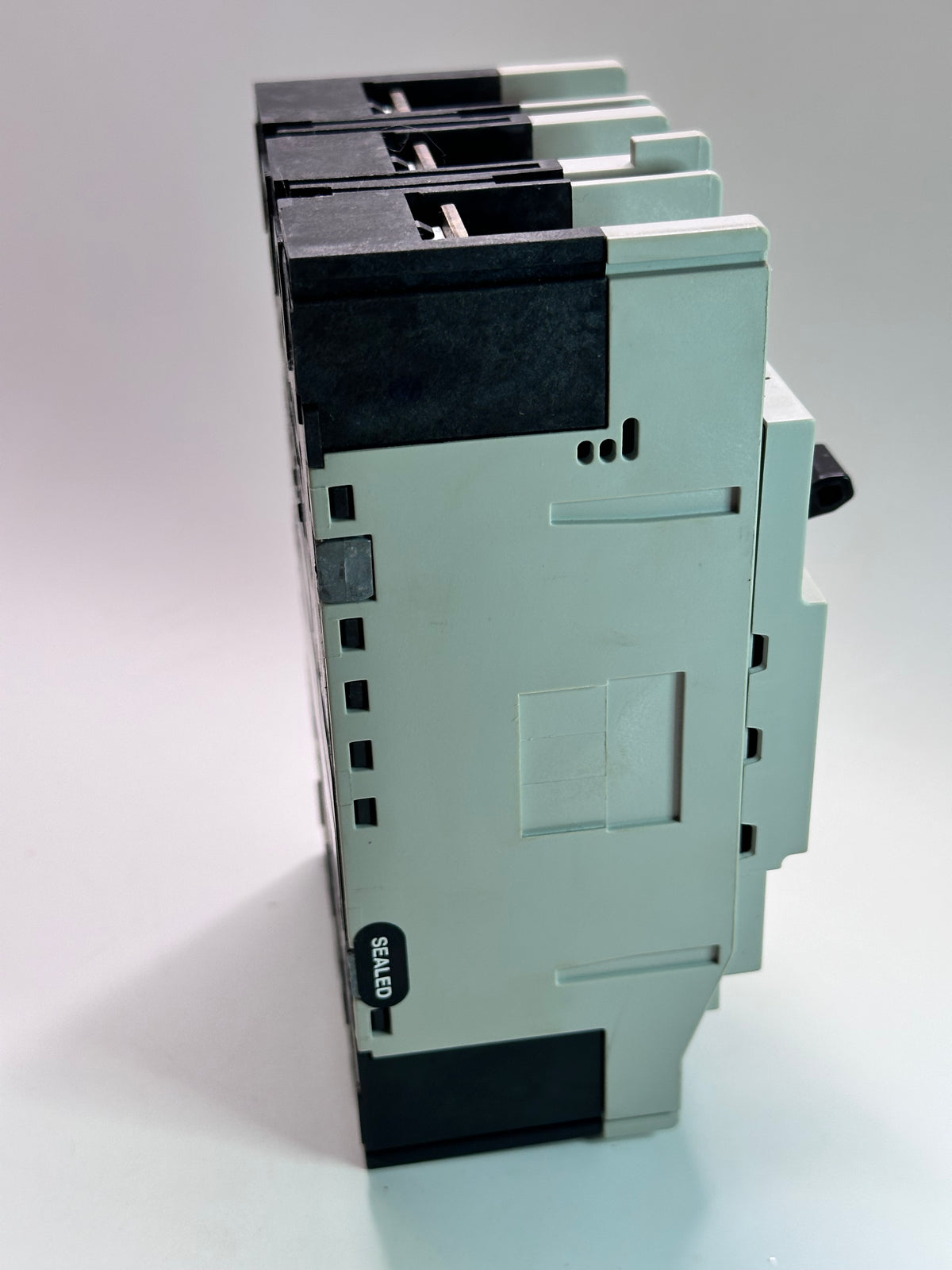 Terasaki TemBreak2 S125-GJ 3-Pole 20A Circuit Breaker – FC