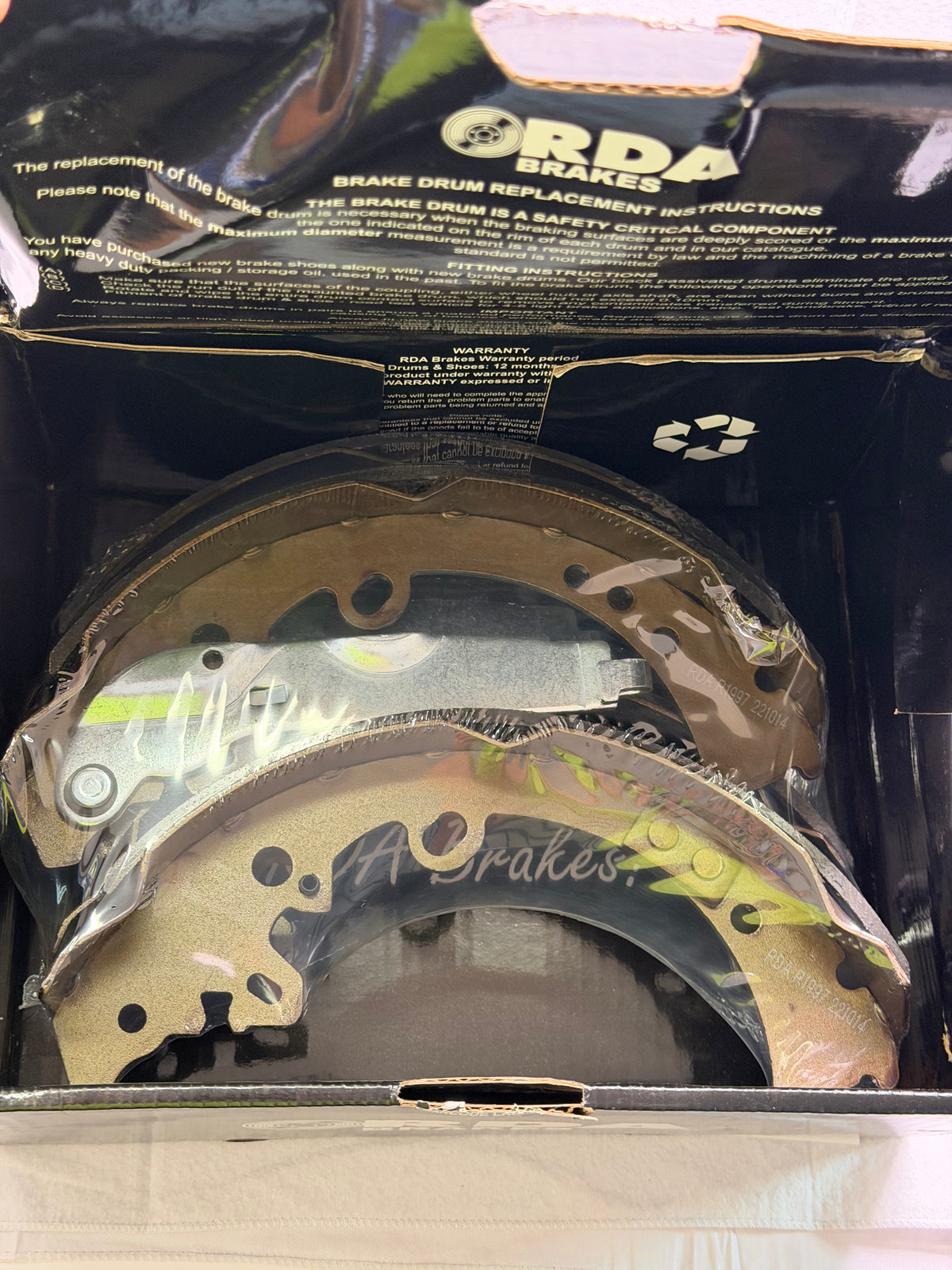 RDA R1997 Rear Brake Shoe Set