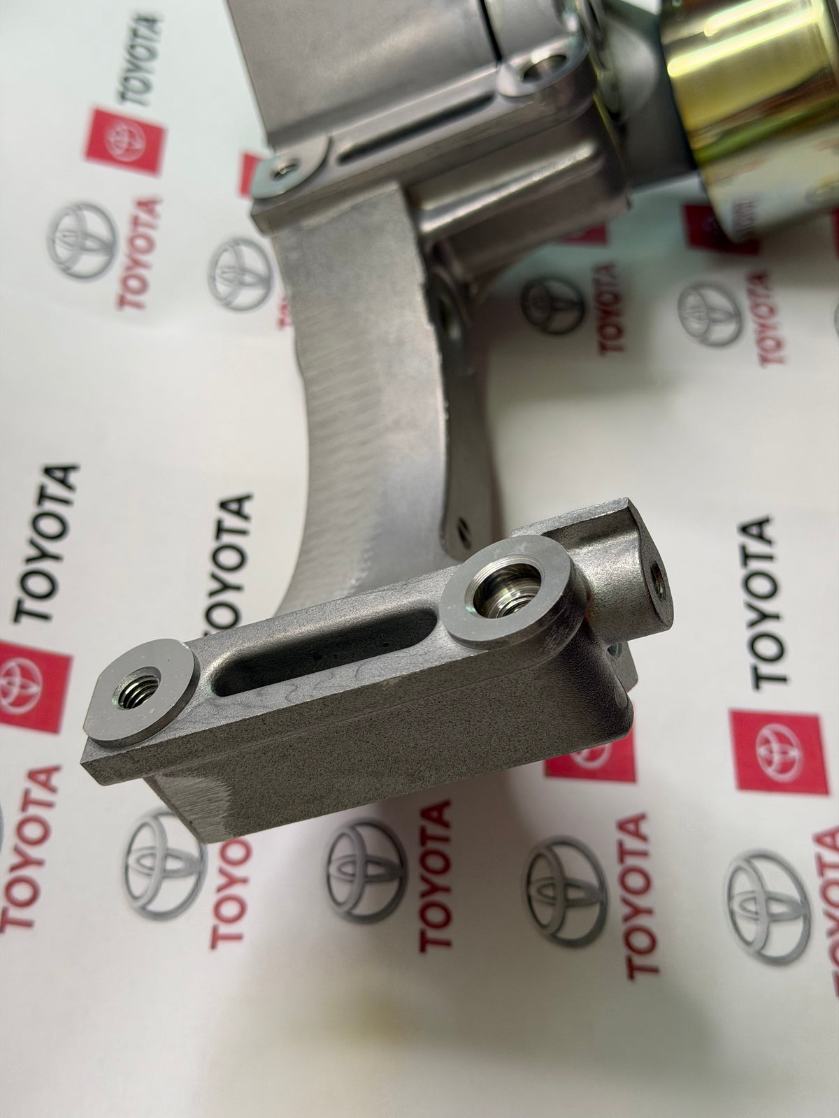 Toyota 16620-51011 Genuine Drive Belt Tensioner
