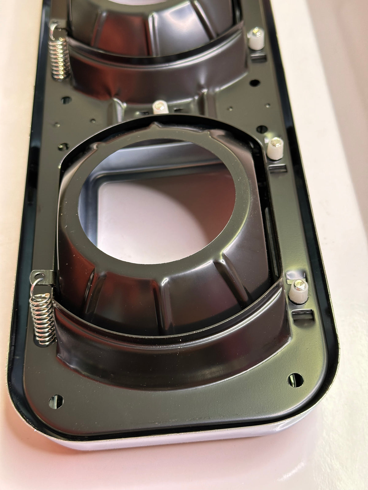 Hella 1025 Twin Headlamp Housing Assembly — 950.951-001