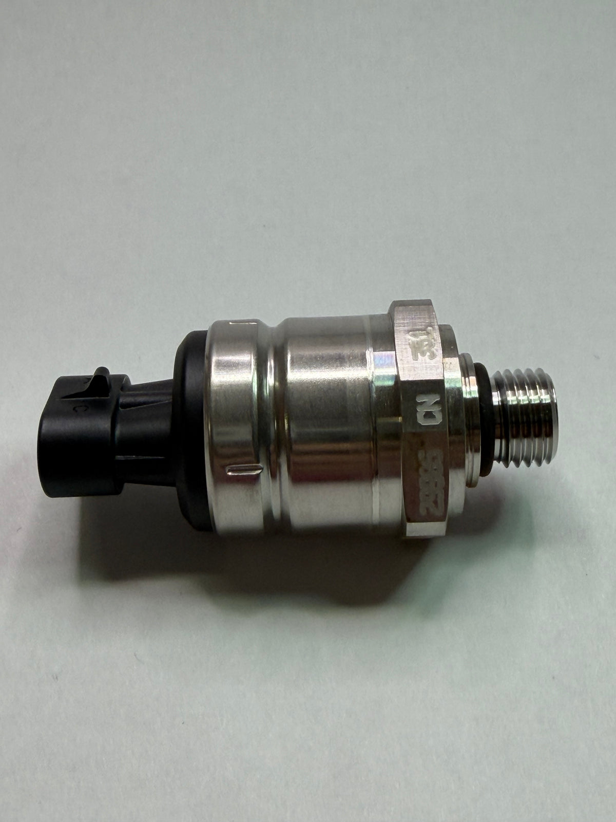 Cummins 5594395 Genuine Pressure Sensor