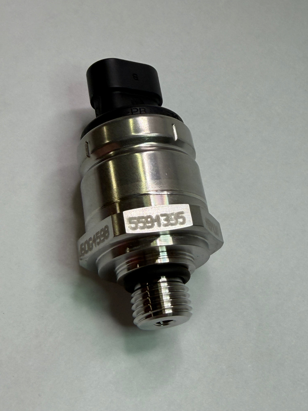 Cummins 5594395 Genuine Pressure Sensor