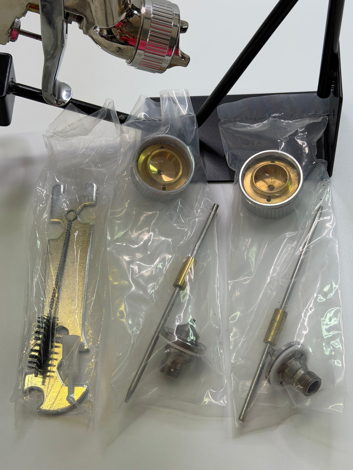 Velocity VBGS Gravity-Feed Spray Gun Kit – 3 Nozzles and Stand