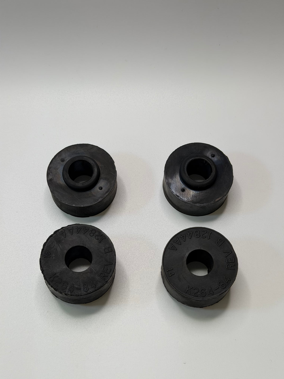 Kenworth K264-84 Rubber Radiator Mount Bushes — Set of 4