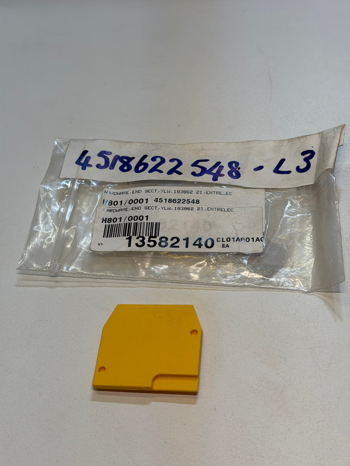 Entrelec 103062 / 1SNA103062R2100 FEM6 End Section, Yellow