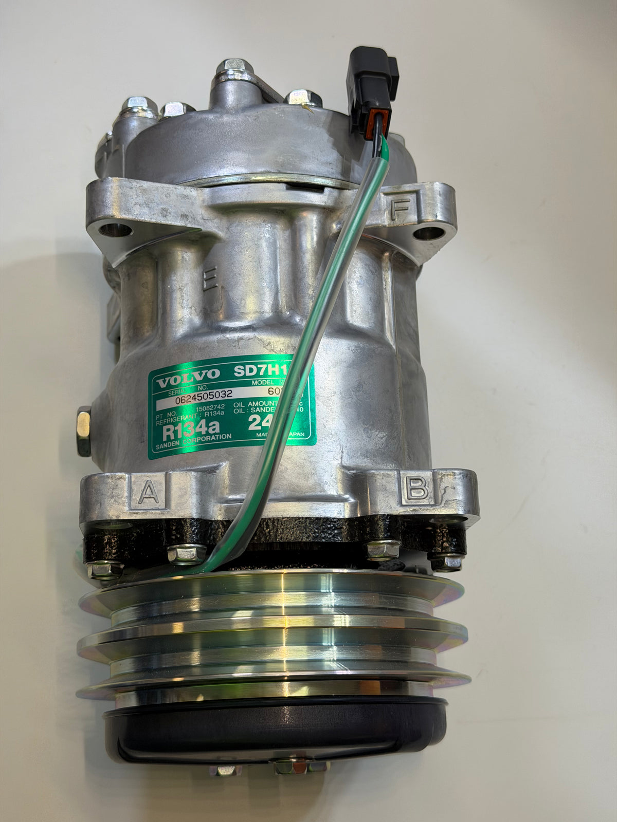 Volvo 15082742 Genuine A/C Compressor – Sanden 8243 SD7H15, 24V