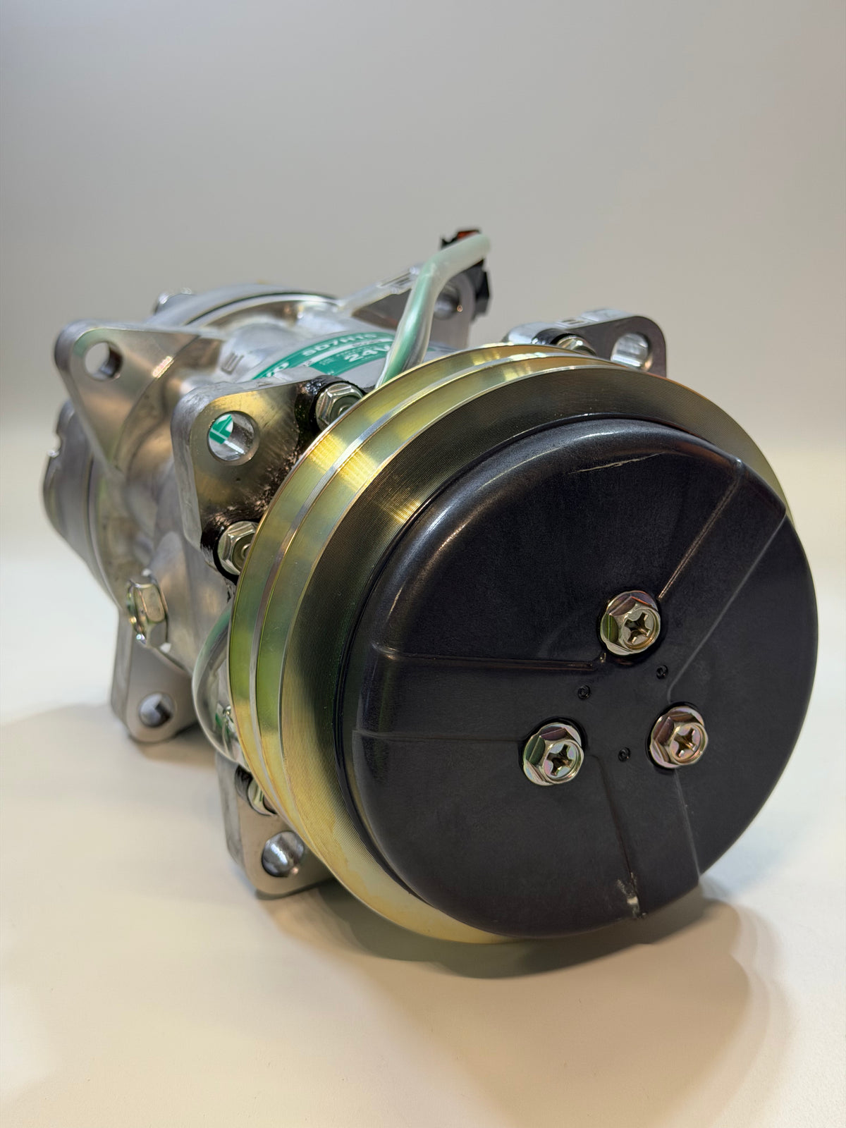 Volvo 15082742 Genuine A/C Compressor – Sanden 8243 SD7H15, 24V