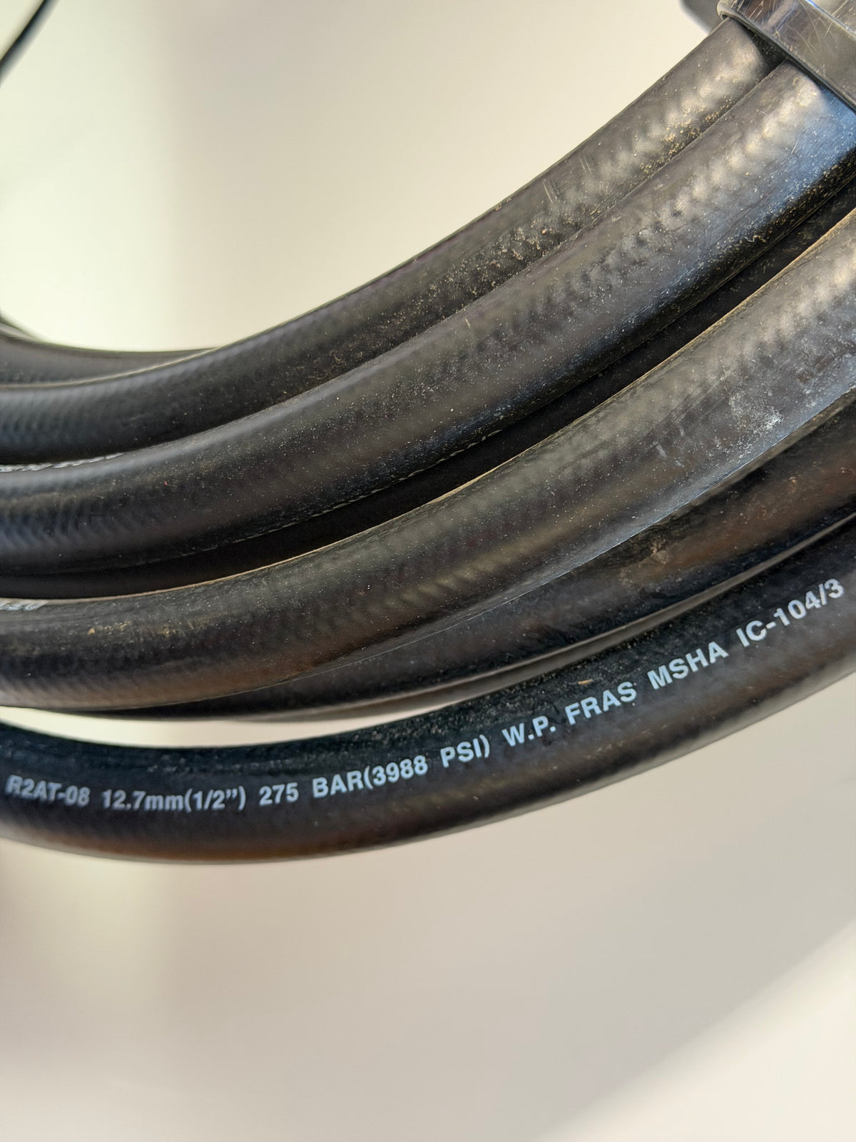 Pirtek SAE 100R2AT-08 Two-Wire Hose with Connectors — 2 × Approx. 8m