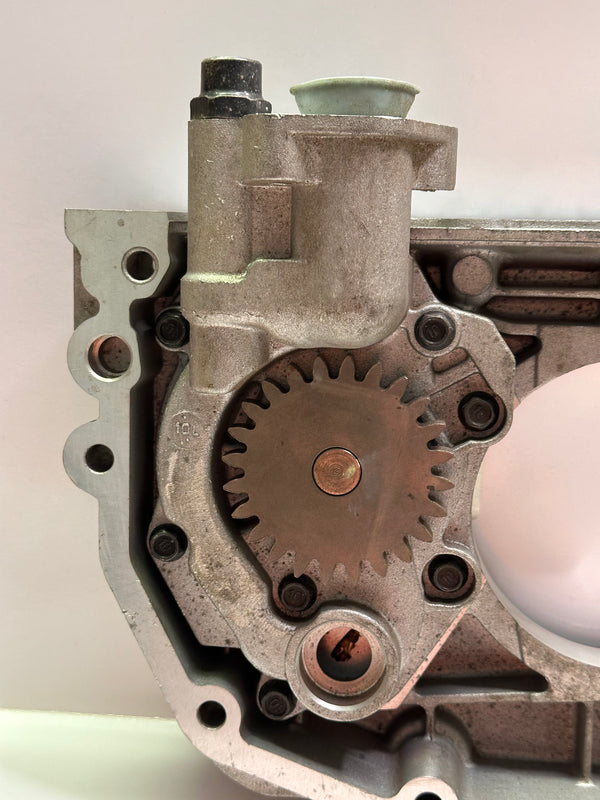 A9061800801 Oil Pump/Crankshaft Cover for Mercedes Benz Vehicles, 24 teeth