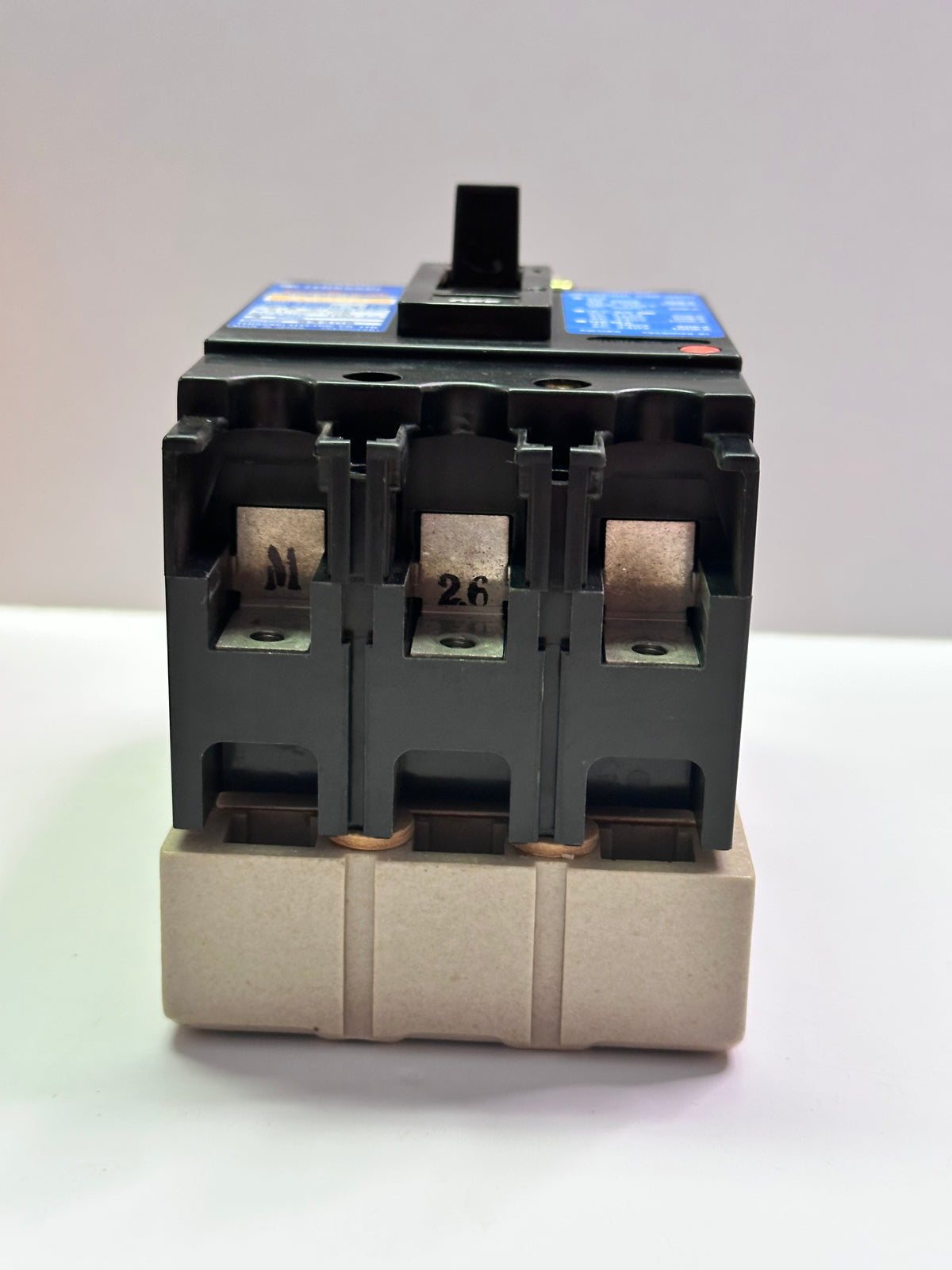 Terasaki TemBreak XM30PS, 3P 2.6A FC