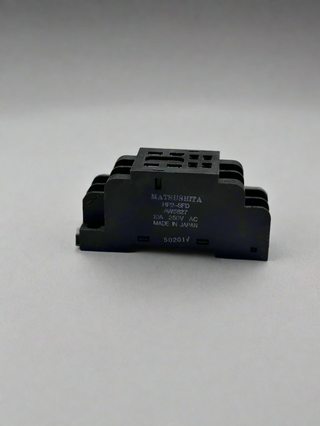Matsushita HP2-SFD Relay Socket, 8 Pin, Din Rail AW5827 - Box of 9