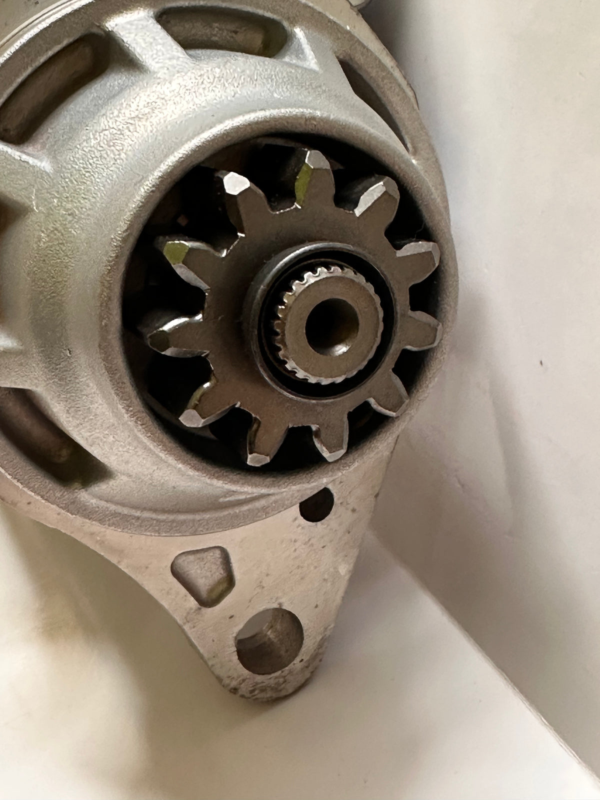 Isuzu 8-98222203-2 24V Starter – Cracked Terminal Cover