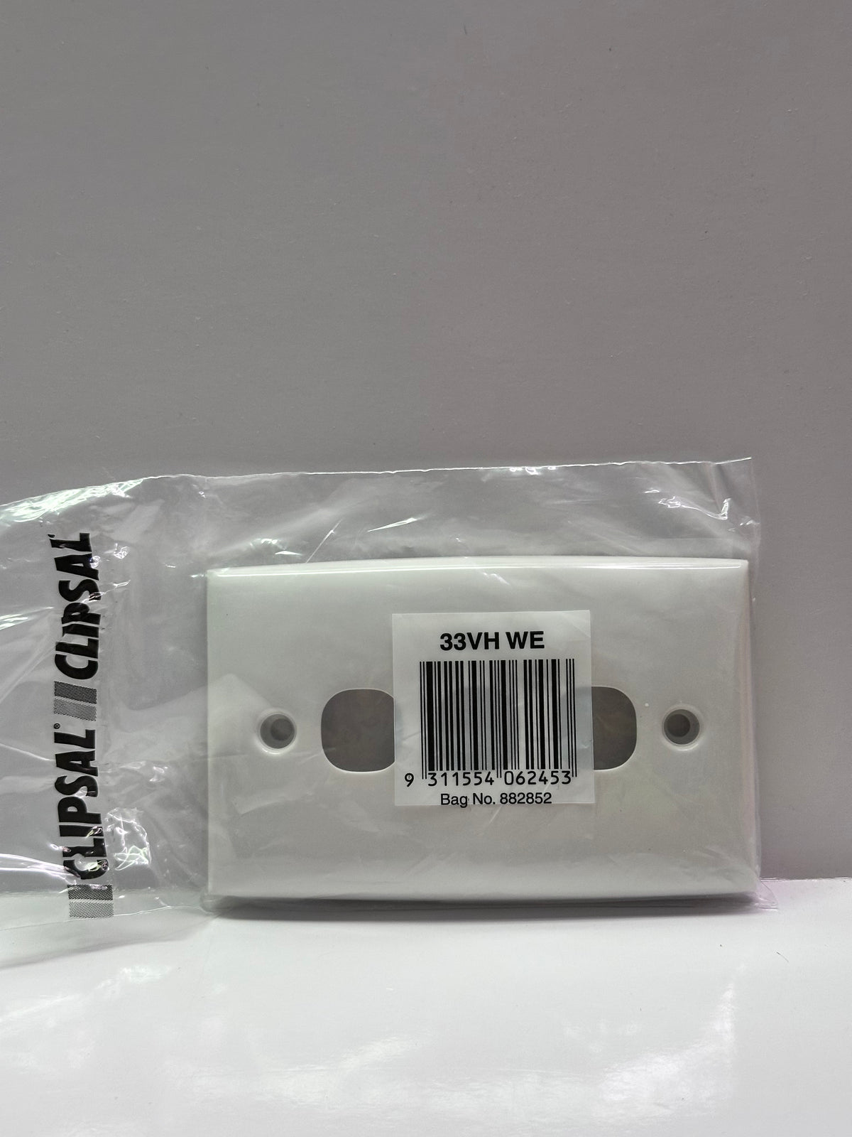 Clipsal 33VH-WE 3 Gang, Standard Series Flush Plate
