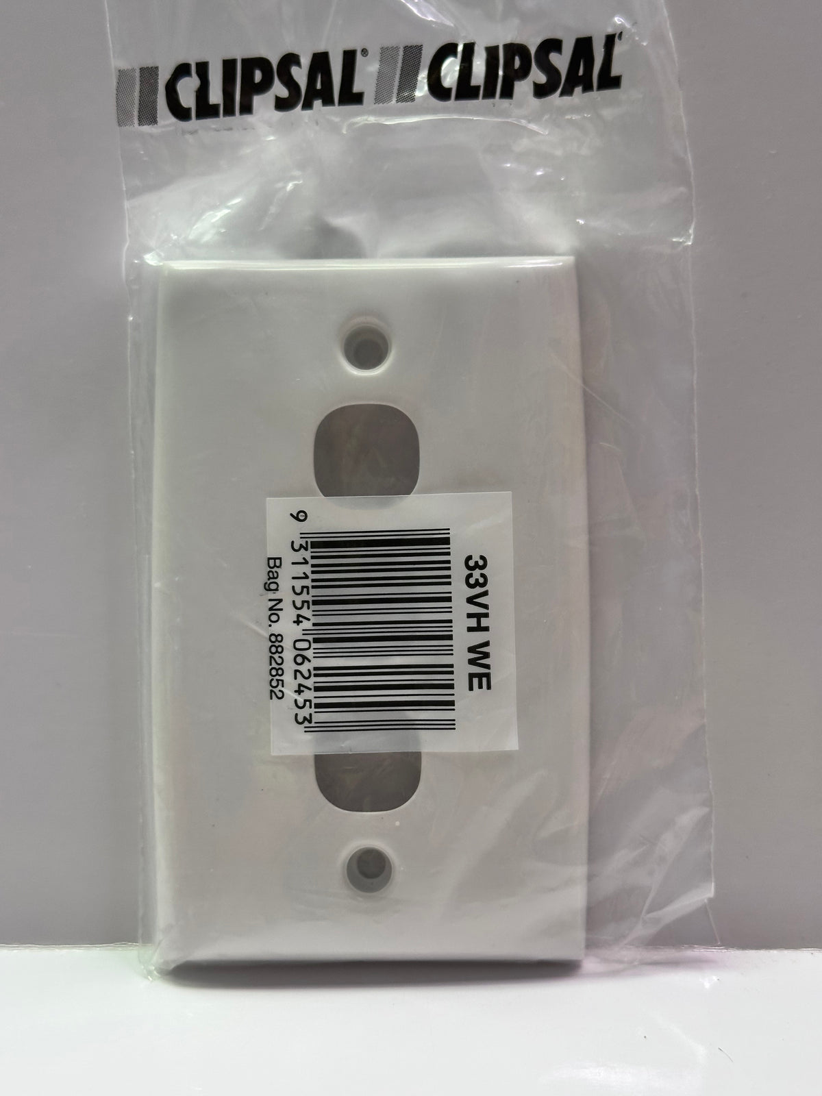 Clipsal 33VH-WE 3 Gang, Standard Series Flush Plate