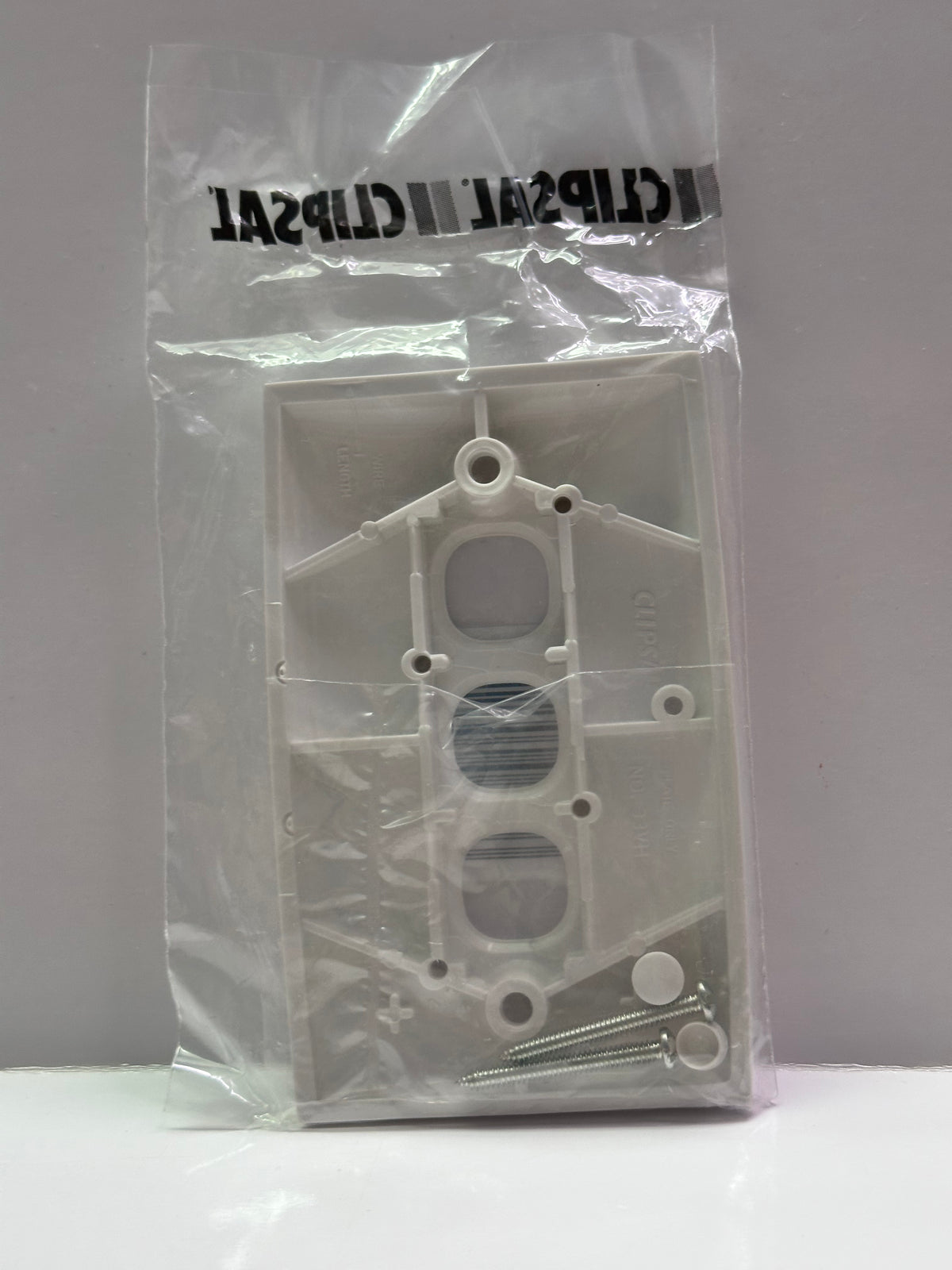 Clipsal 33VH-WE 3 Gang, Standard Series Flush Plate