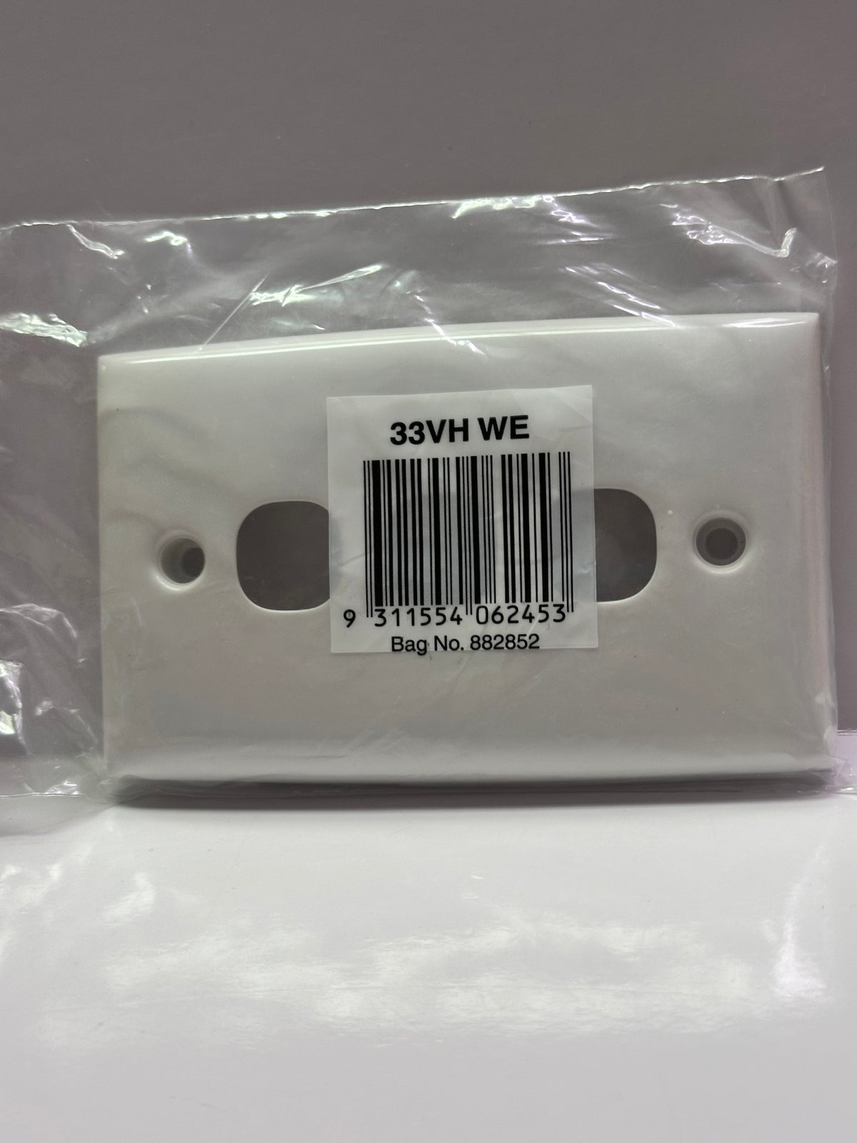 Clipsal 33VH-WE 3 Gang, Standard Series Flush Plate