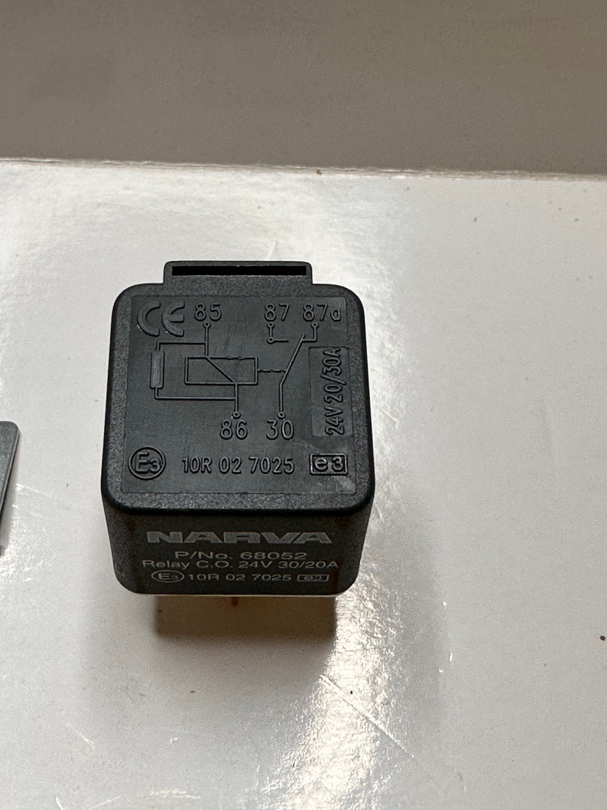 Narva 68052 24V 5 Pin Change-Over Relay with Resistor