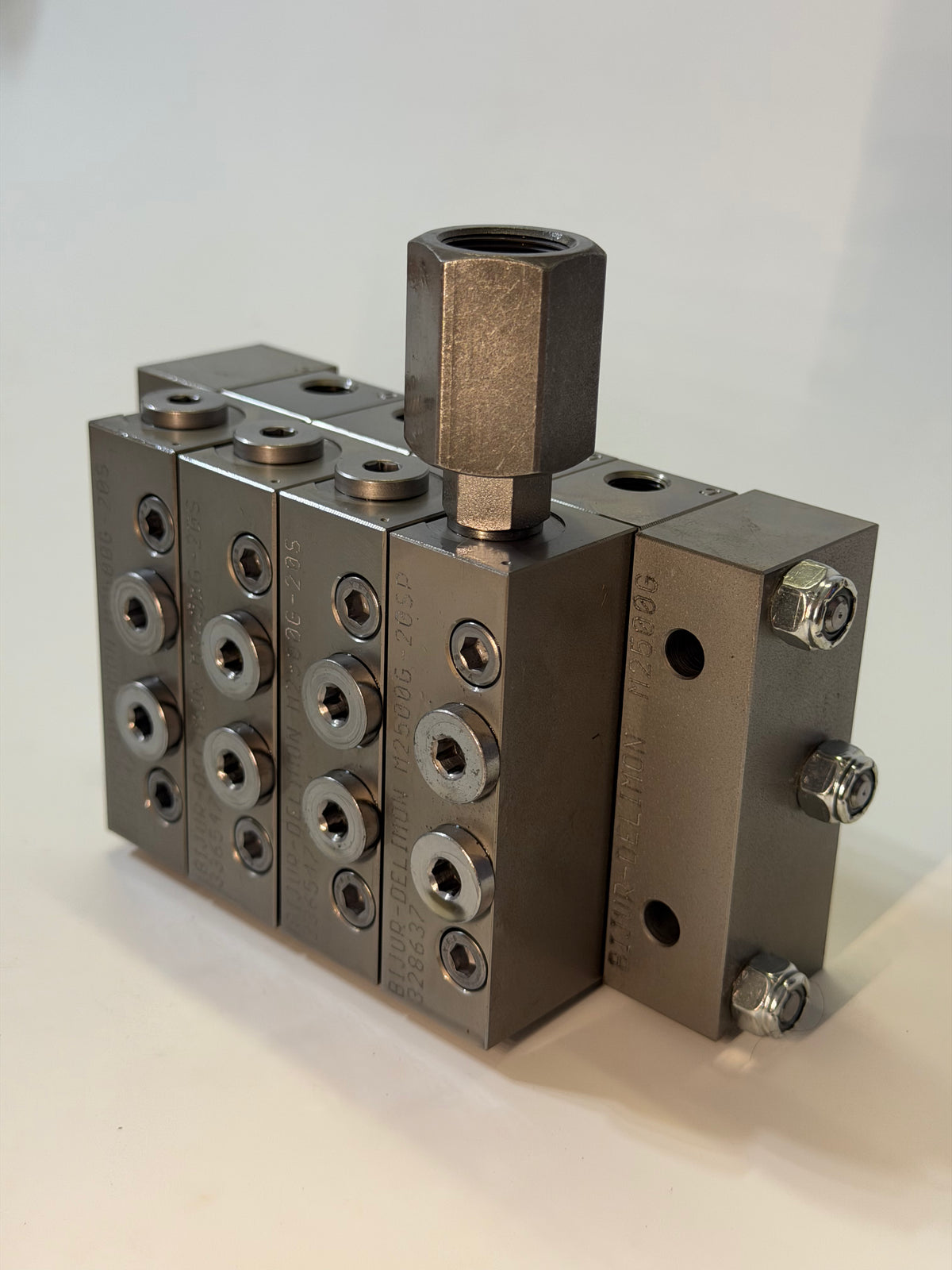 Bijur Delimon M2500C4G Divider Valve Assembly — M2500G-20SP