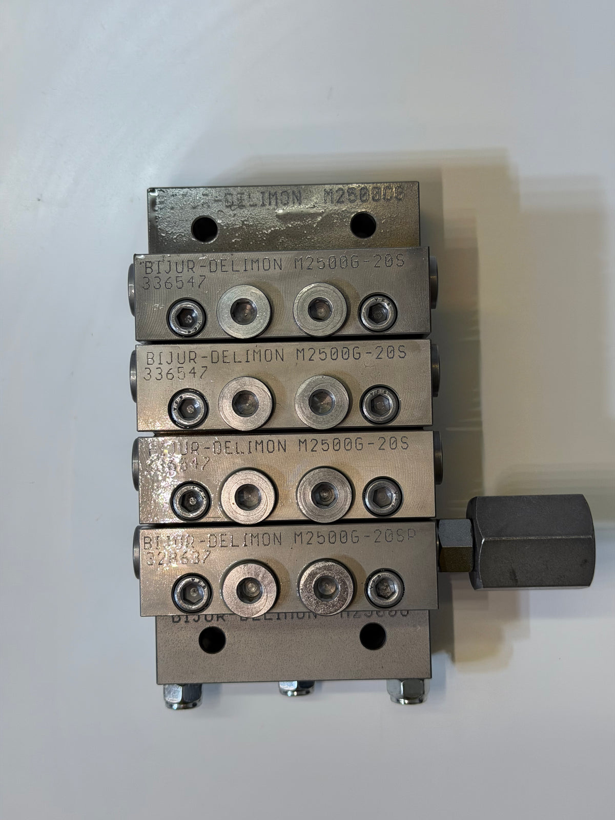 Bijur Delimon M2500C4G Divider Valve Assembly — M2500G-20SP