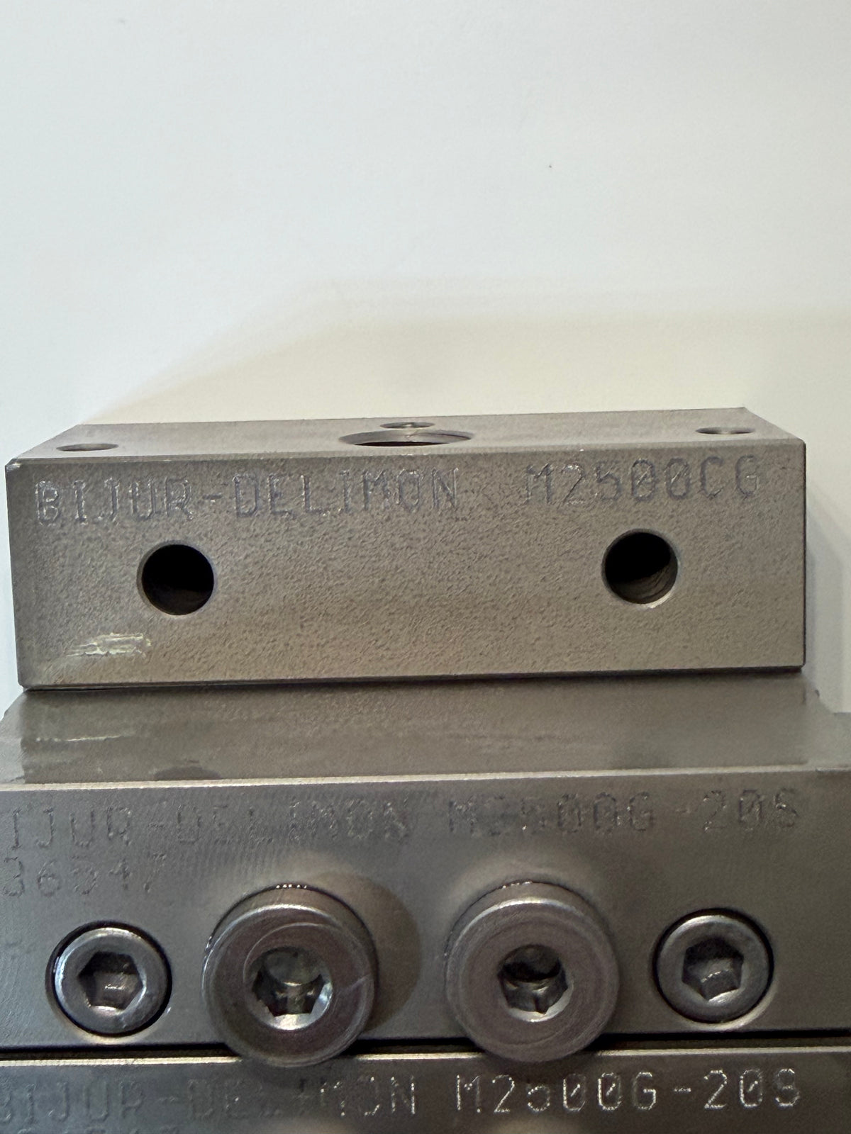Bijur Delimon M2500C4G Divider Valve Assembly — M2500G-20SP