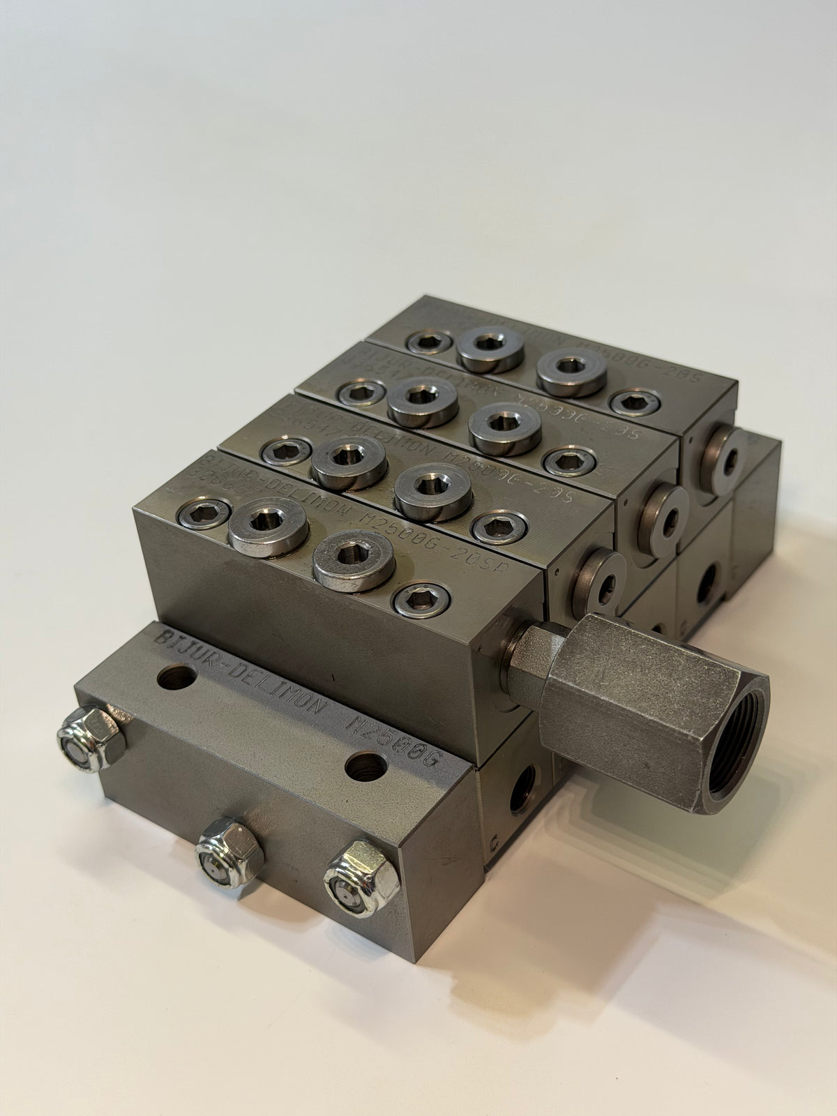 Bijur Delimon M2500C4G Divider Valve Assembly — M2500G-20SP