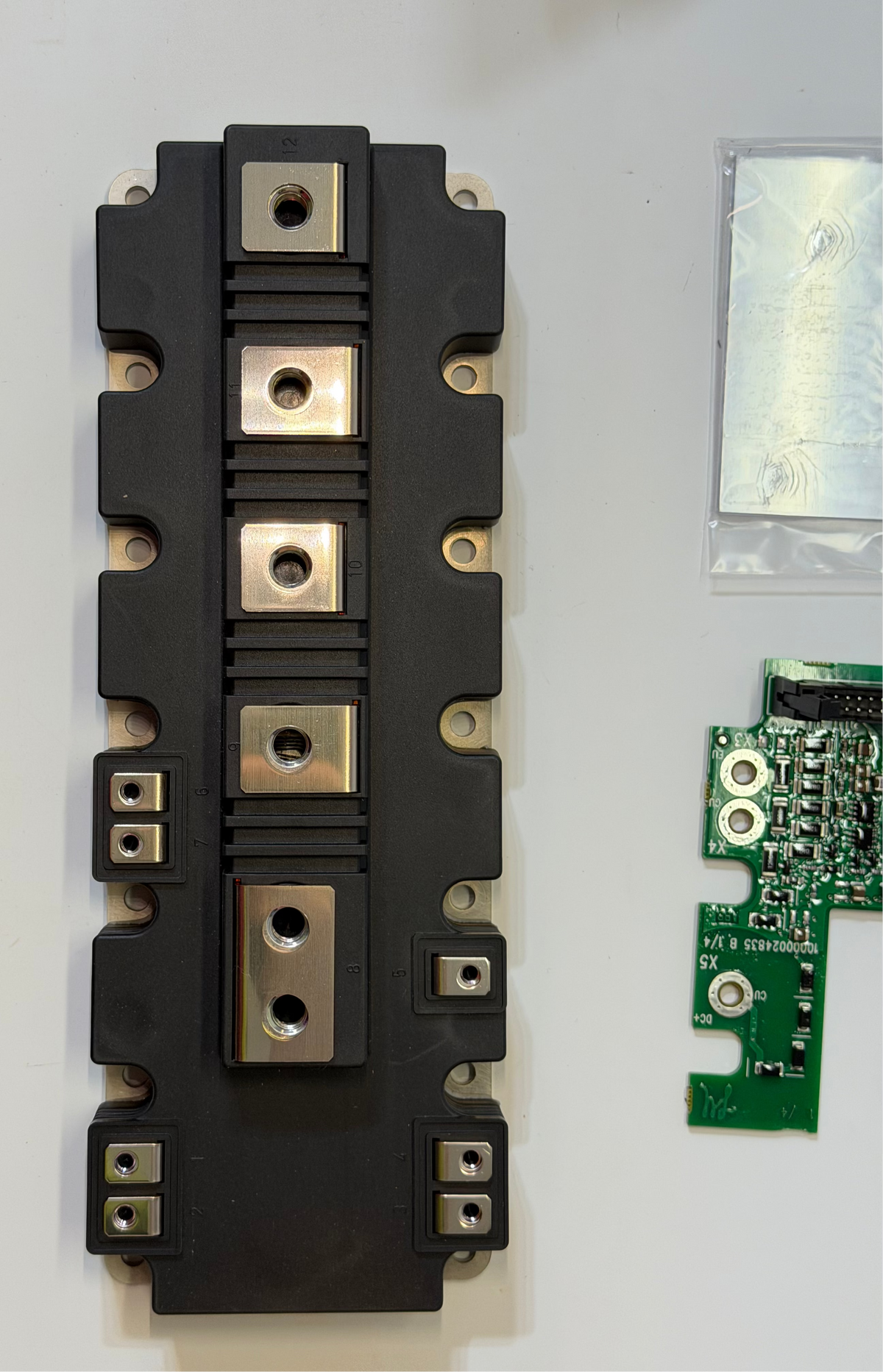 ABB 3AXD50000030267 FUJI IGBT Module Kit — ACS880-04XT