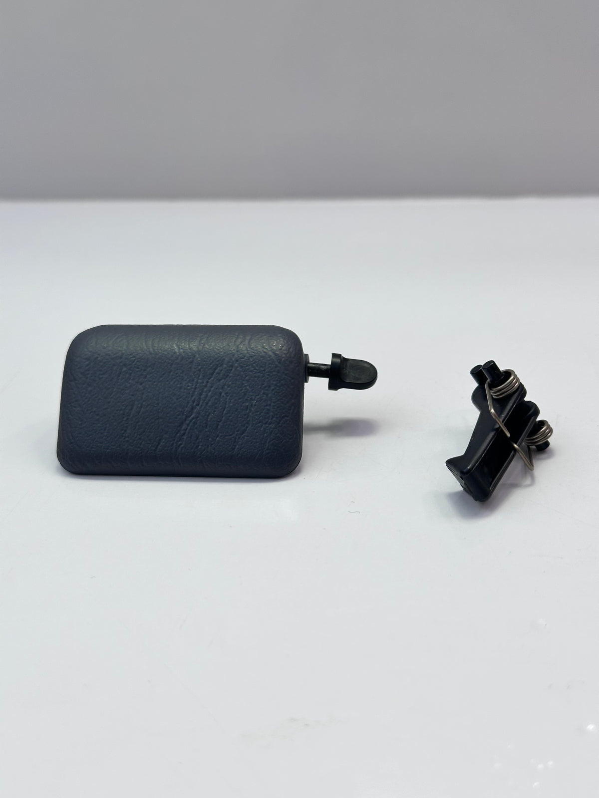 Toyota 55443-35010KIT Genuine Hilux Glove Box Latch Kit, 1997–2005