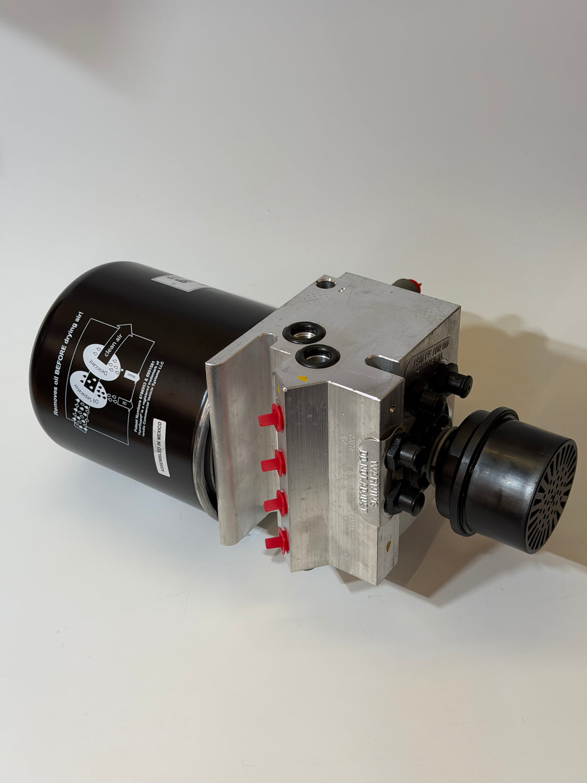Bendix AD-IS Air Dryer Assembly K045943