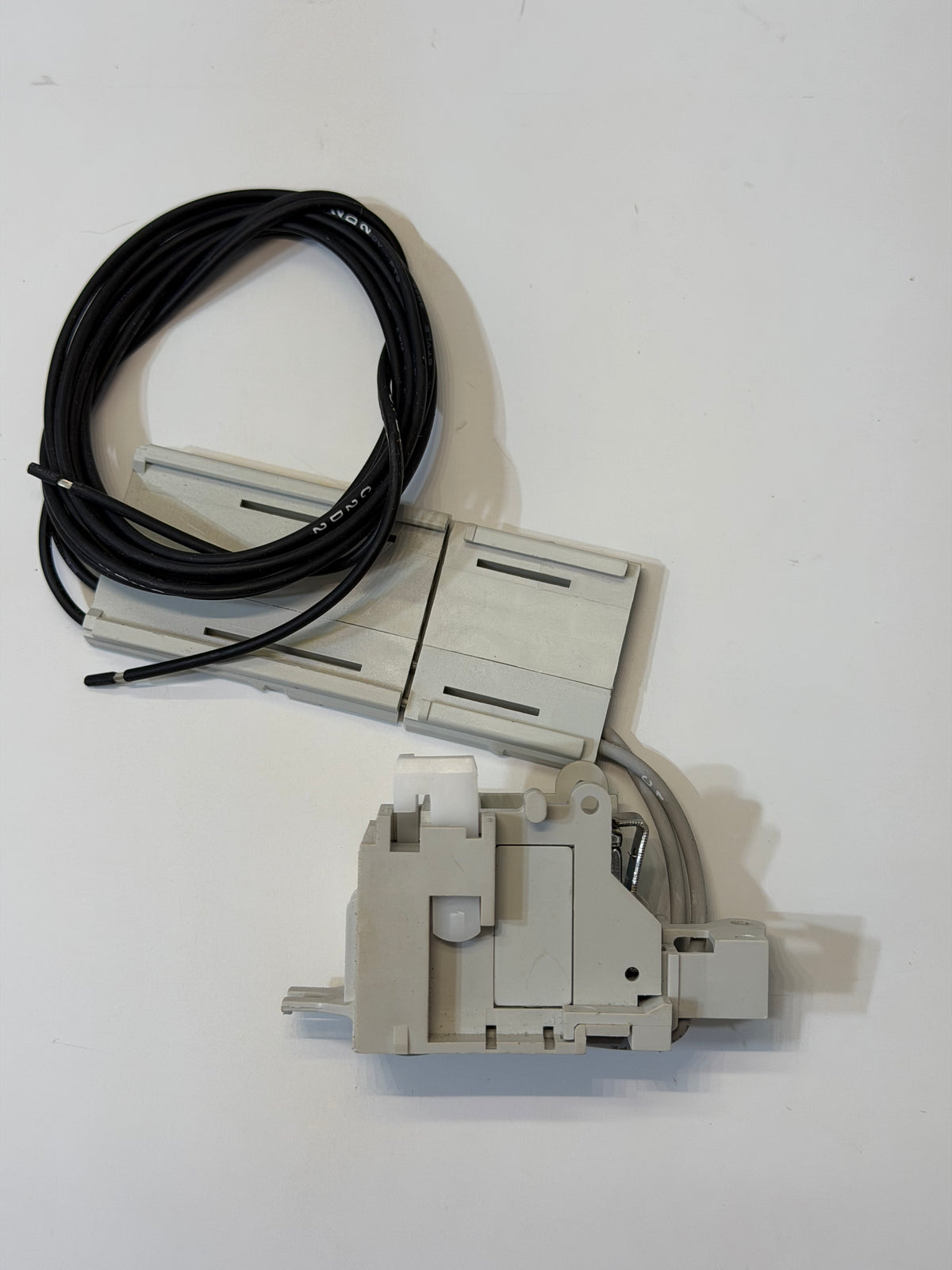 ABB 1SDA054873R1 Shunt Opening Release Wired 220...240V