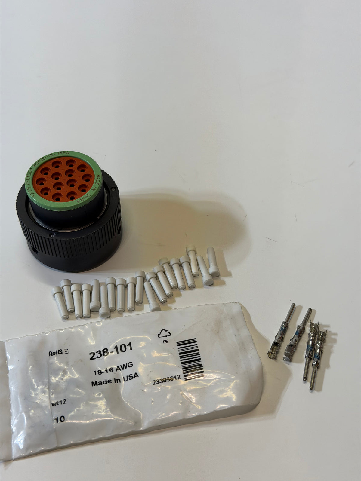 Deutsch HDP20 Series 14 Pin Plug, HDP26-18-14PN