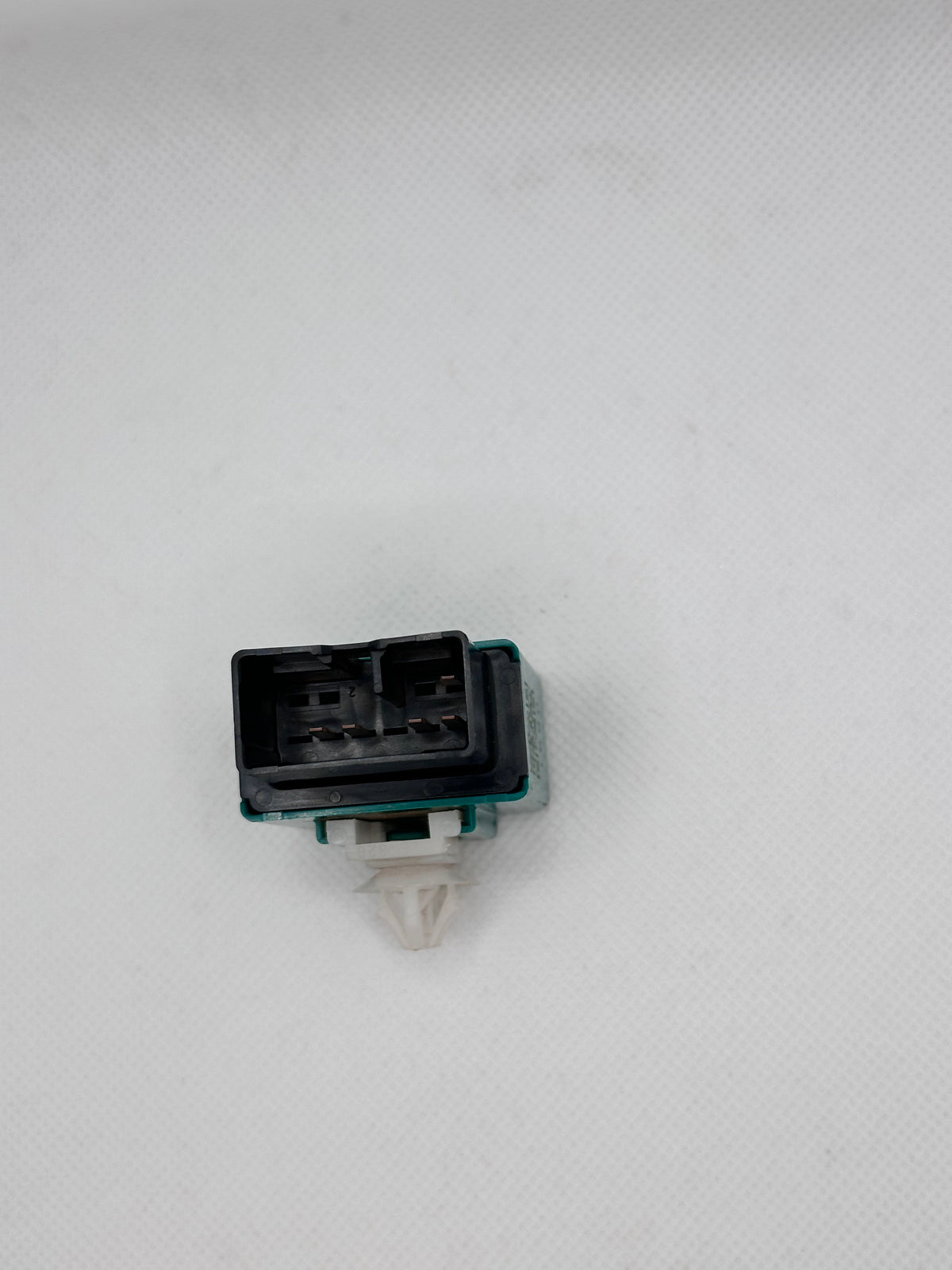 Toyota Stop-Lamp Control Module – 895A1-47020 / 895A0-20020