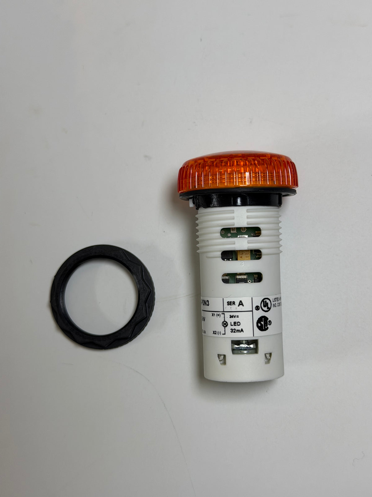 D7DP0N3 Sprecher + Schuh 22mm Monolithic 24V LED Indicator Lamp, Amber
