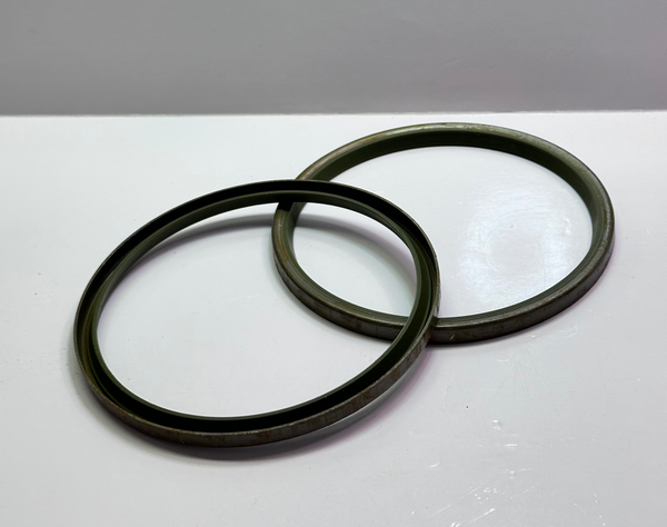Komatsu 421-09-11330 Seal, Dust
