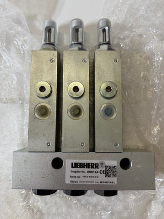 Liebherr 10219522 Distribution Plate + Grease Injector, 653-46219-3-L