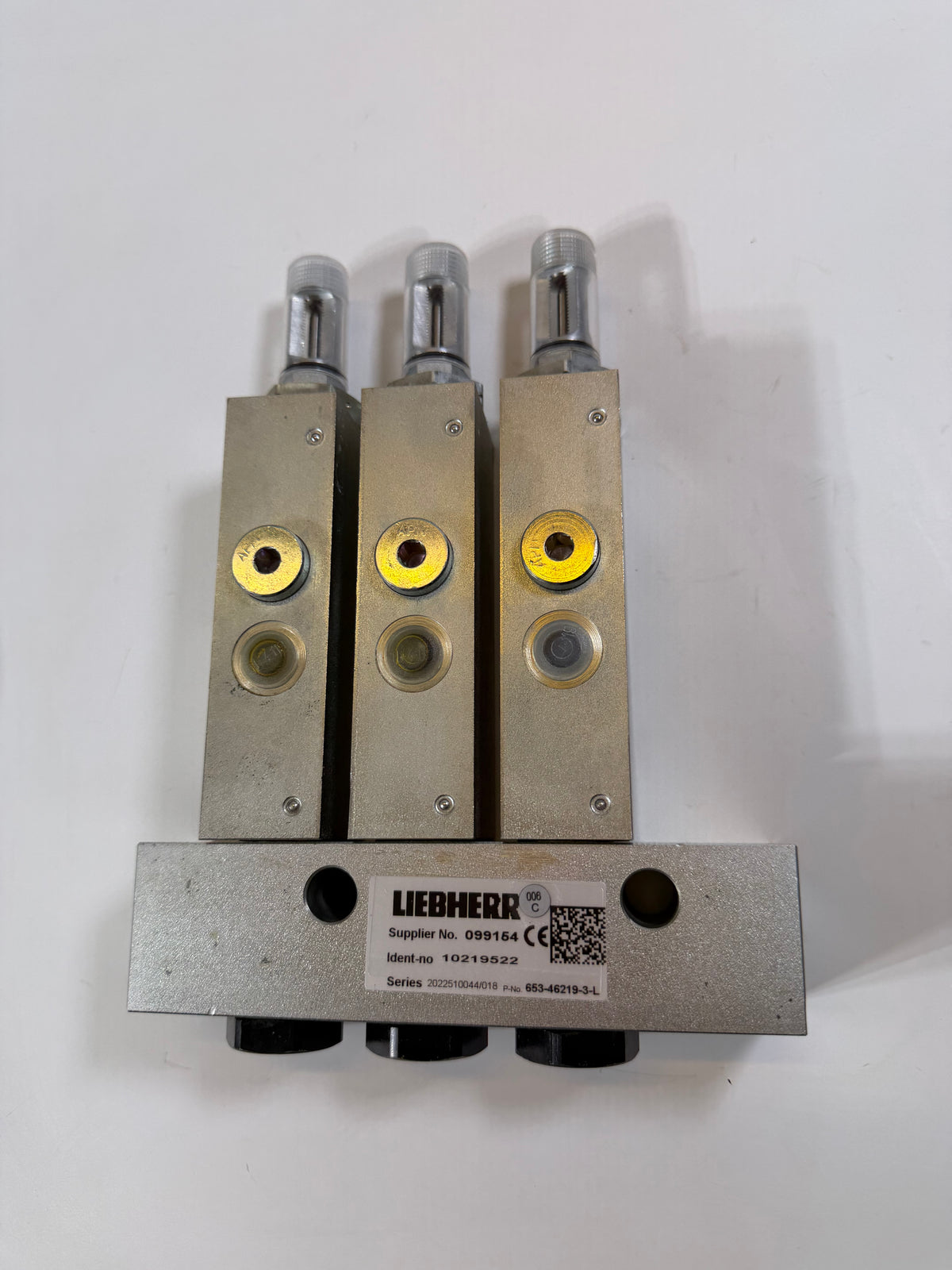Liebherr 10219522 Distribution Plate + Grease Injector, 653-46219-3-L