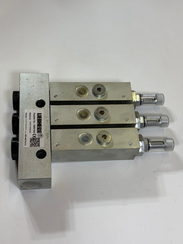 Liebherr 10219522 Distribution Plate + Grease Injector, 653-46219-3-L