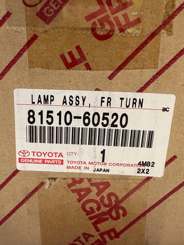 TOYOTA 81510-60520 Landcruiser RH Corner Lamp Indicator / 8151060520